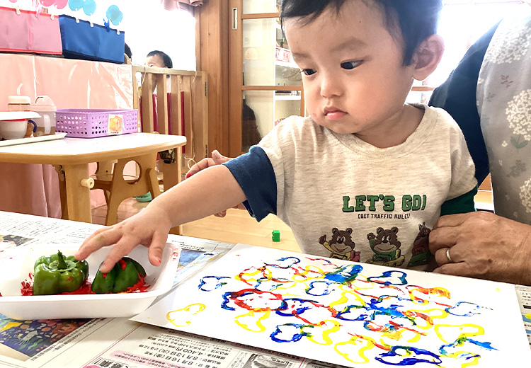 ピーマンでスタンプ遊び